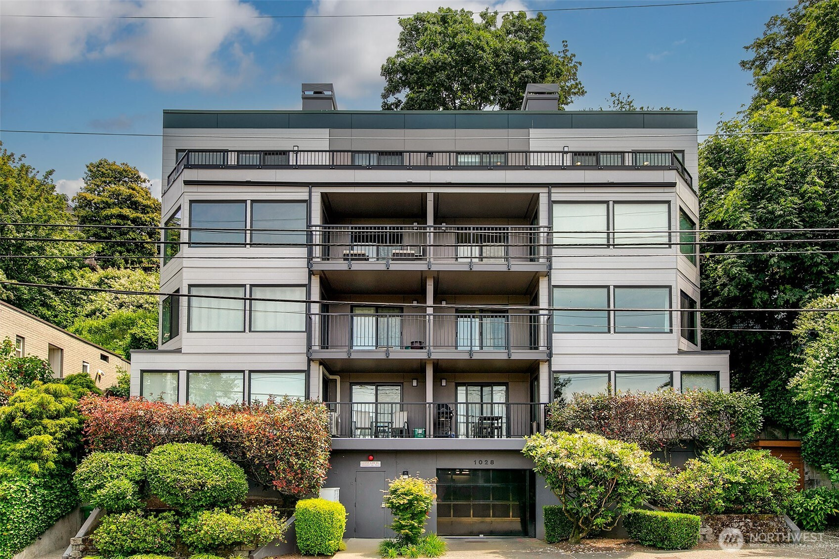 1028 Lakeview Boulevard E, Seattle, WA 98102