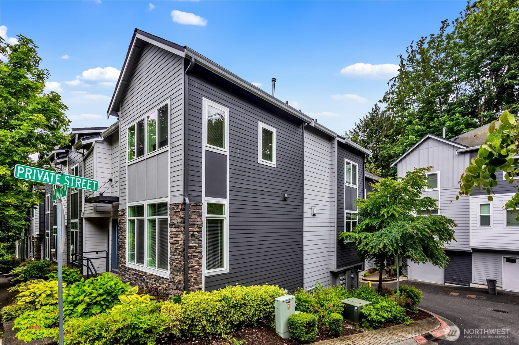 2129 NW Tulus Dr, Issaquah, WA 98027