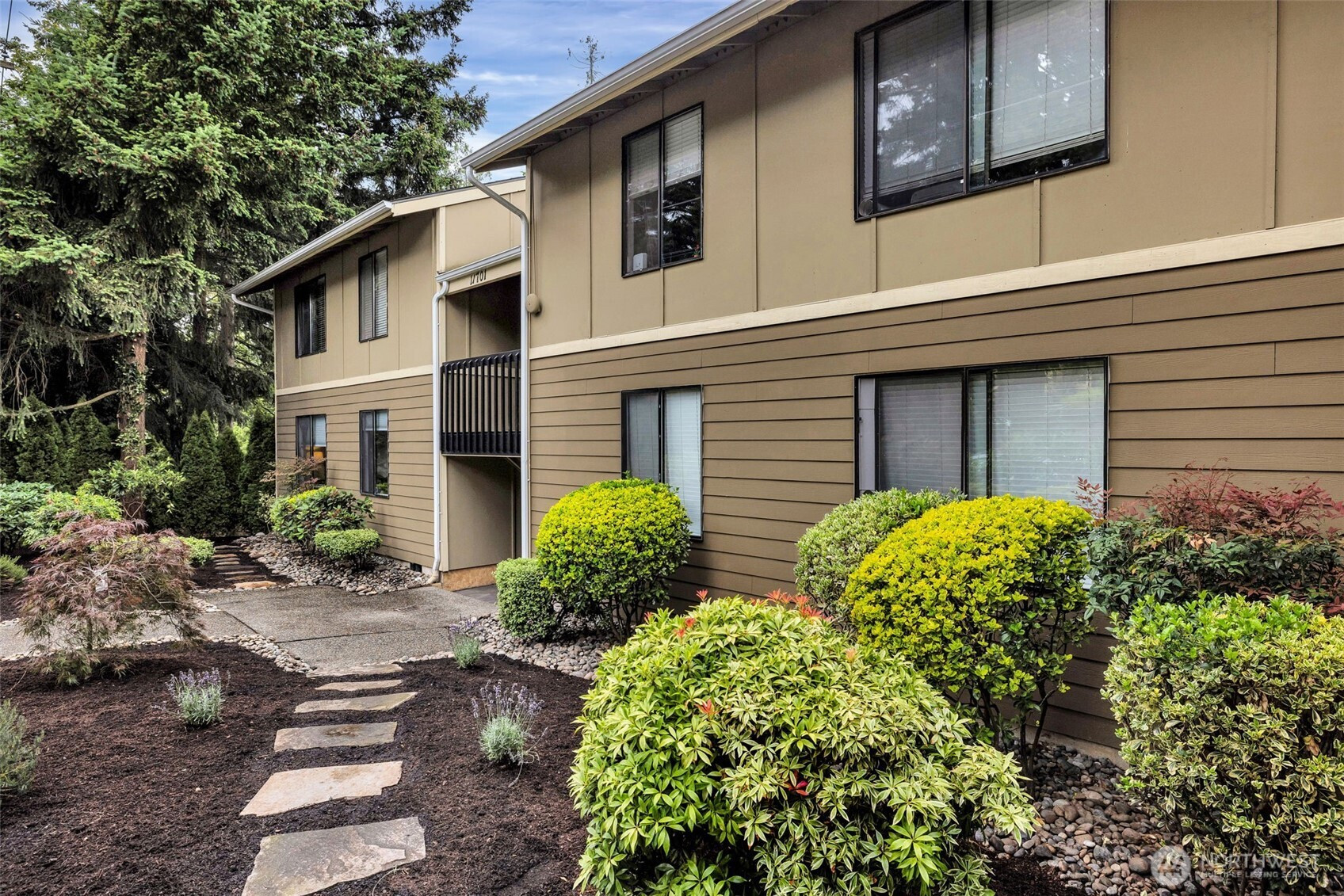 11701 100th Avenue NE, Kirkland, WA 98034