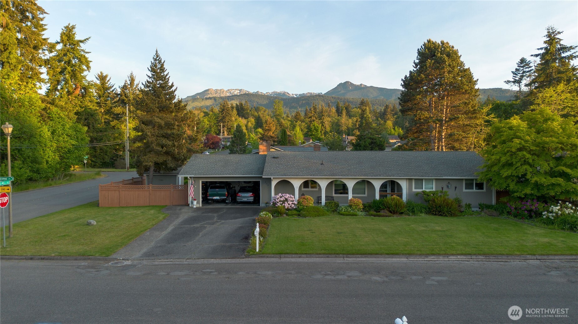 230 E Hawthorne Place, Port Angeles, WA 98362