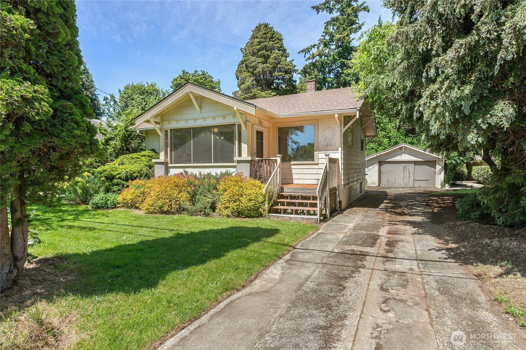1610 E Maplewood Avenue, Bellingham, WA 98225