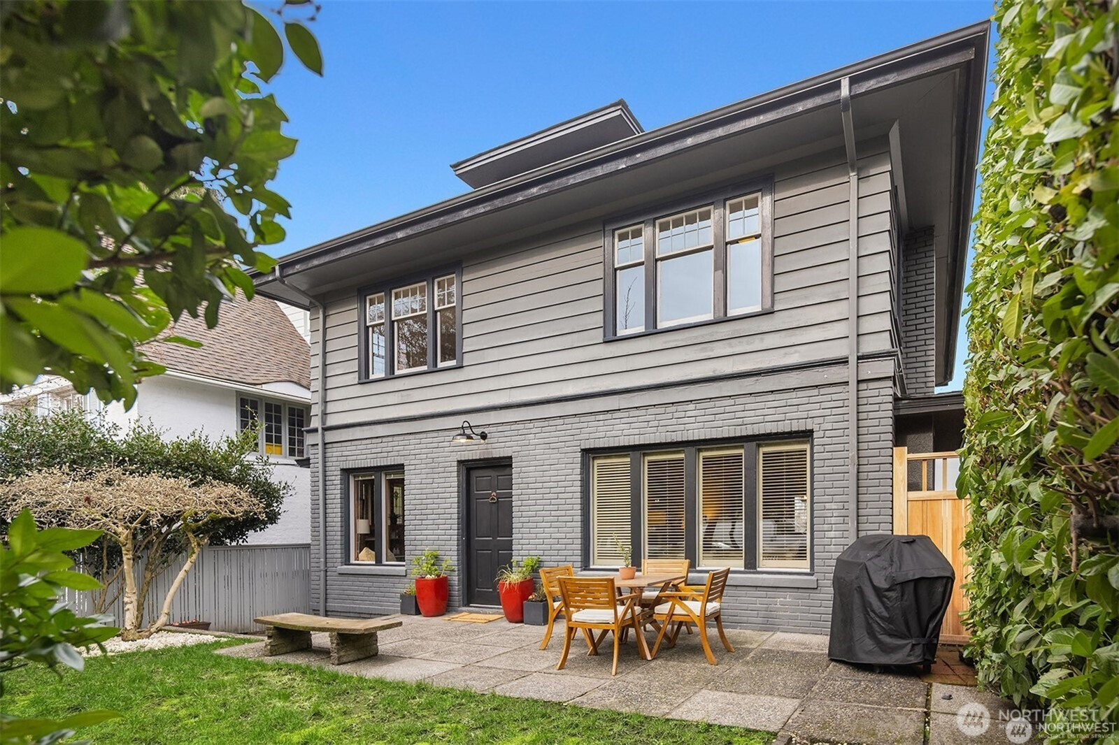 1208 E Newton Street, Seattle, WA 98102