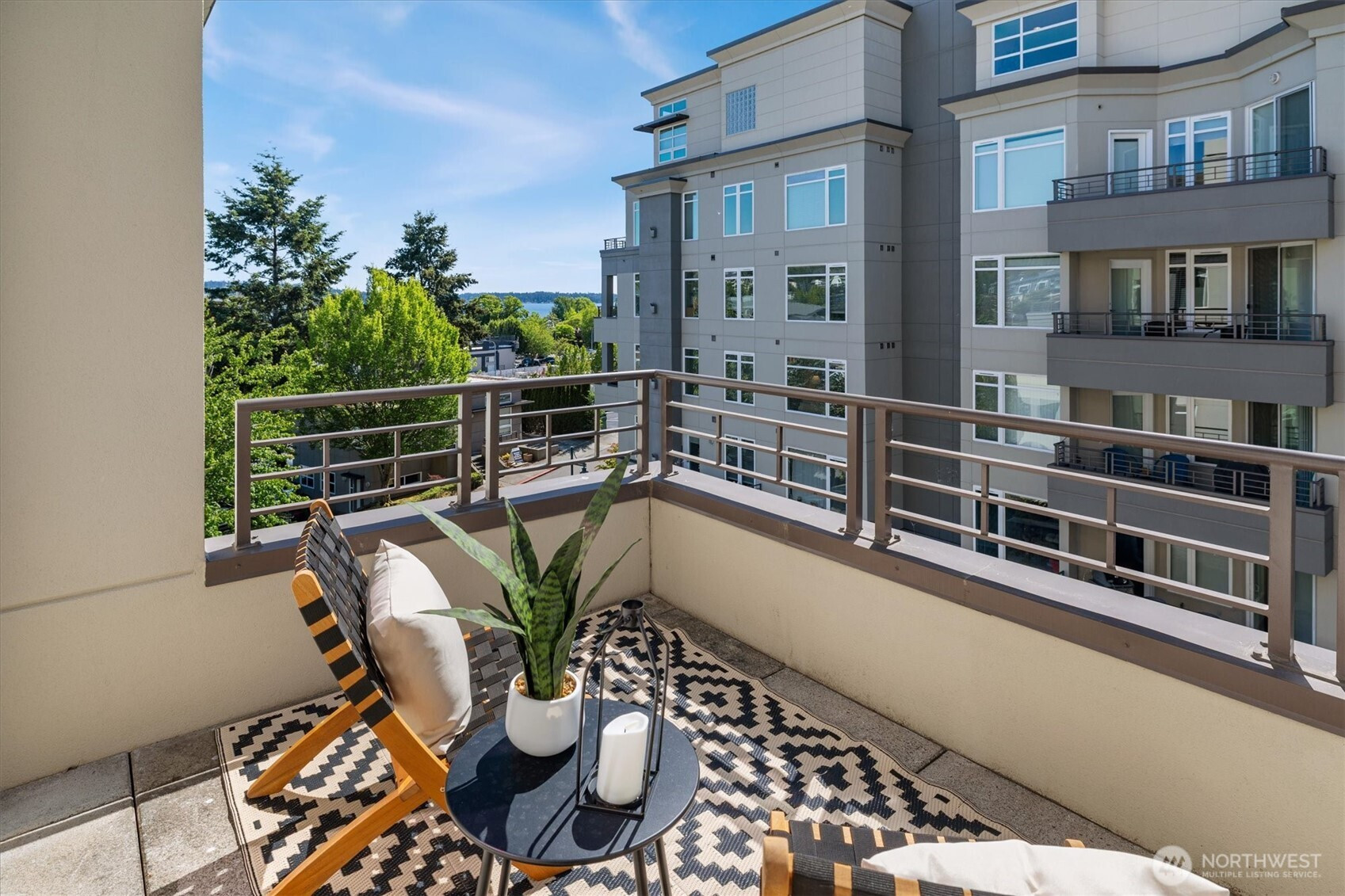 225 4th Avenue, Kirkland, WA 98033
