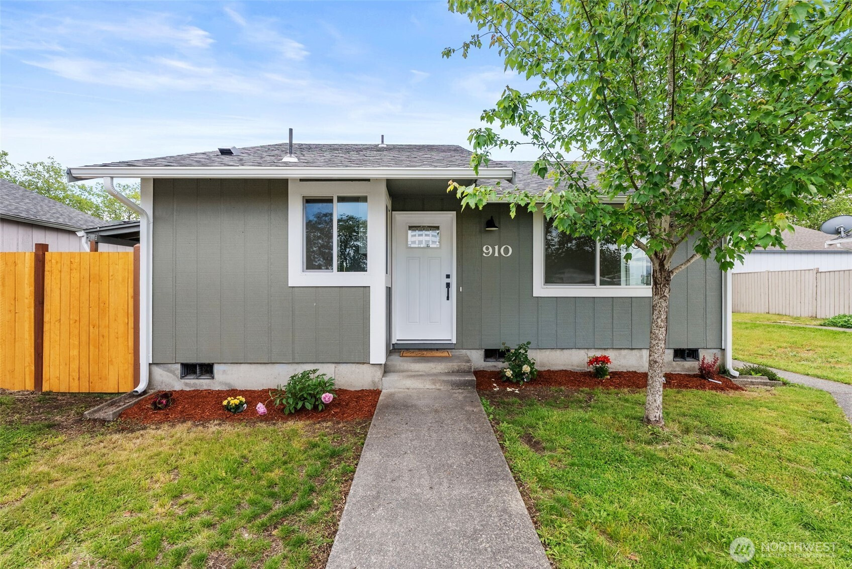 910 Schonberg Lane SE, Olympia, WA 98513
