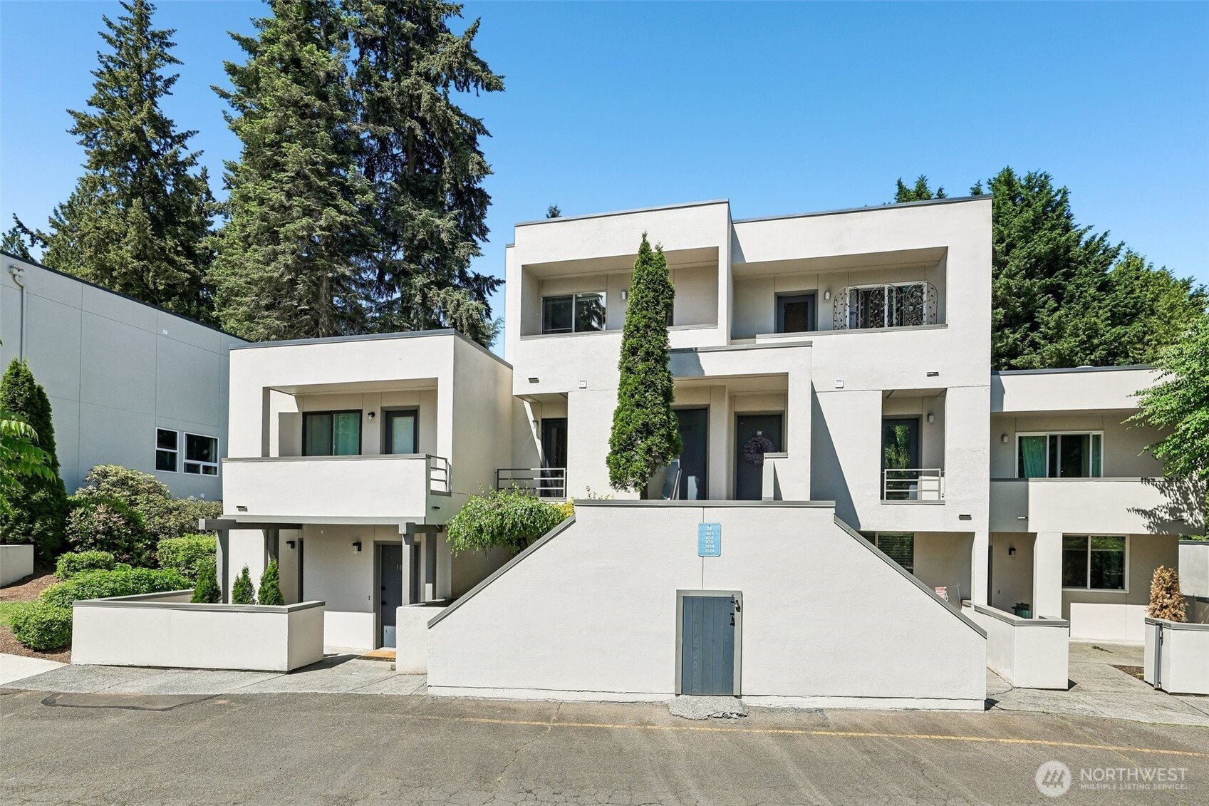 17001 Inglewood Road NE, Kenmore, WA 98028