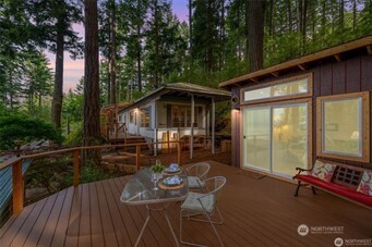 1059 Island Drive, Lummi Island, WA 98262