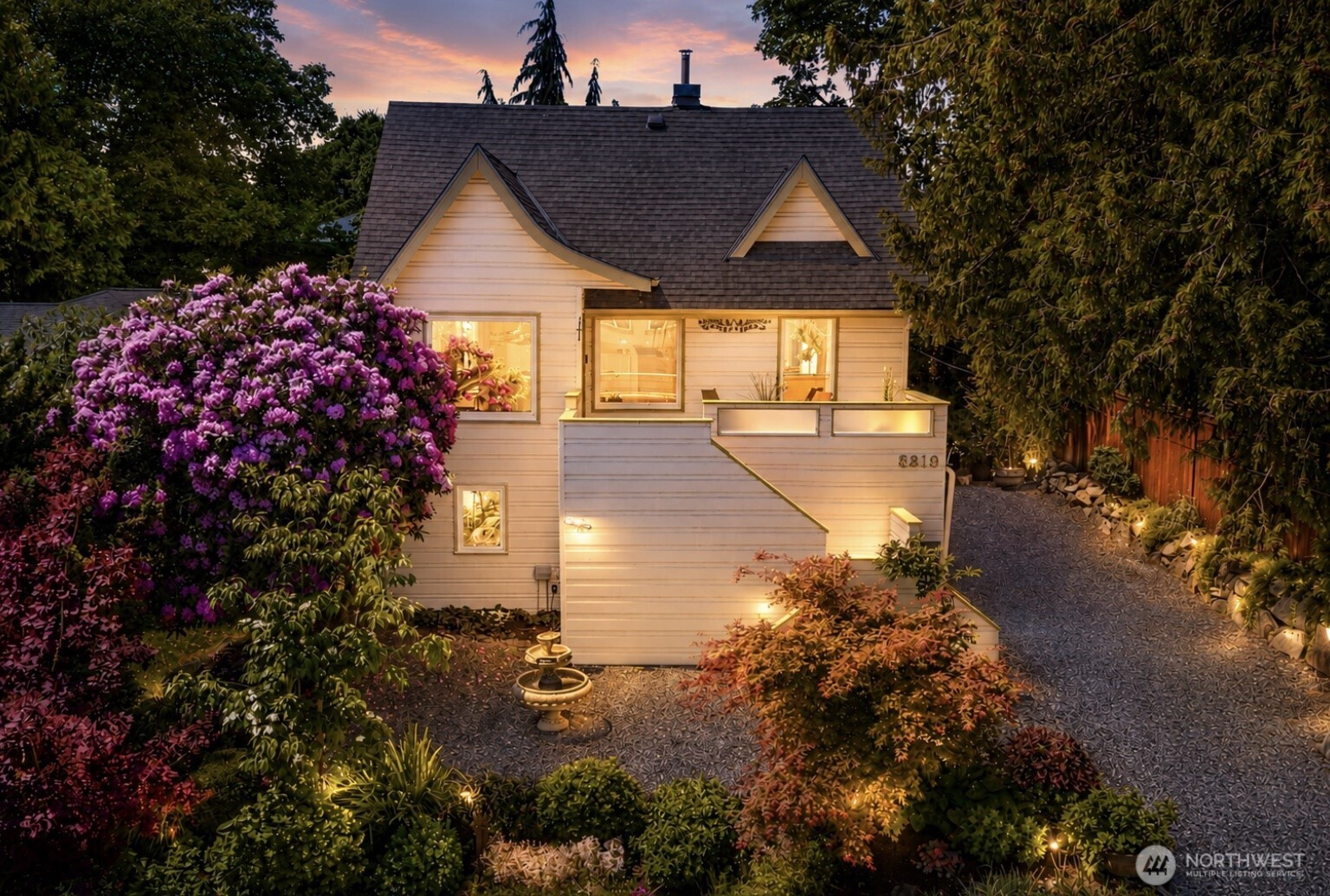 8819 Ashworth Avenue N, Seattle, WA 98103