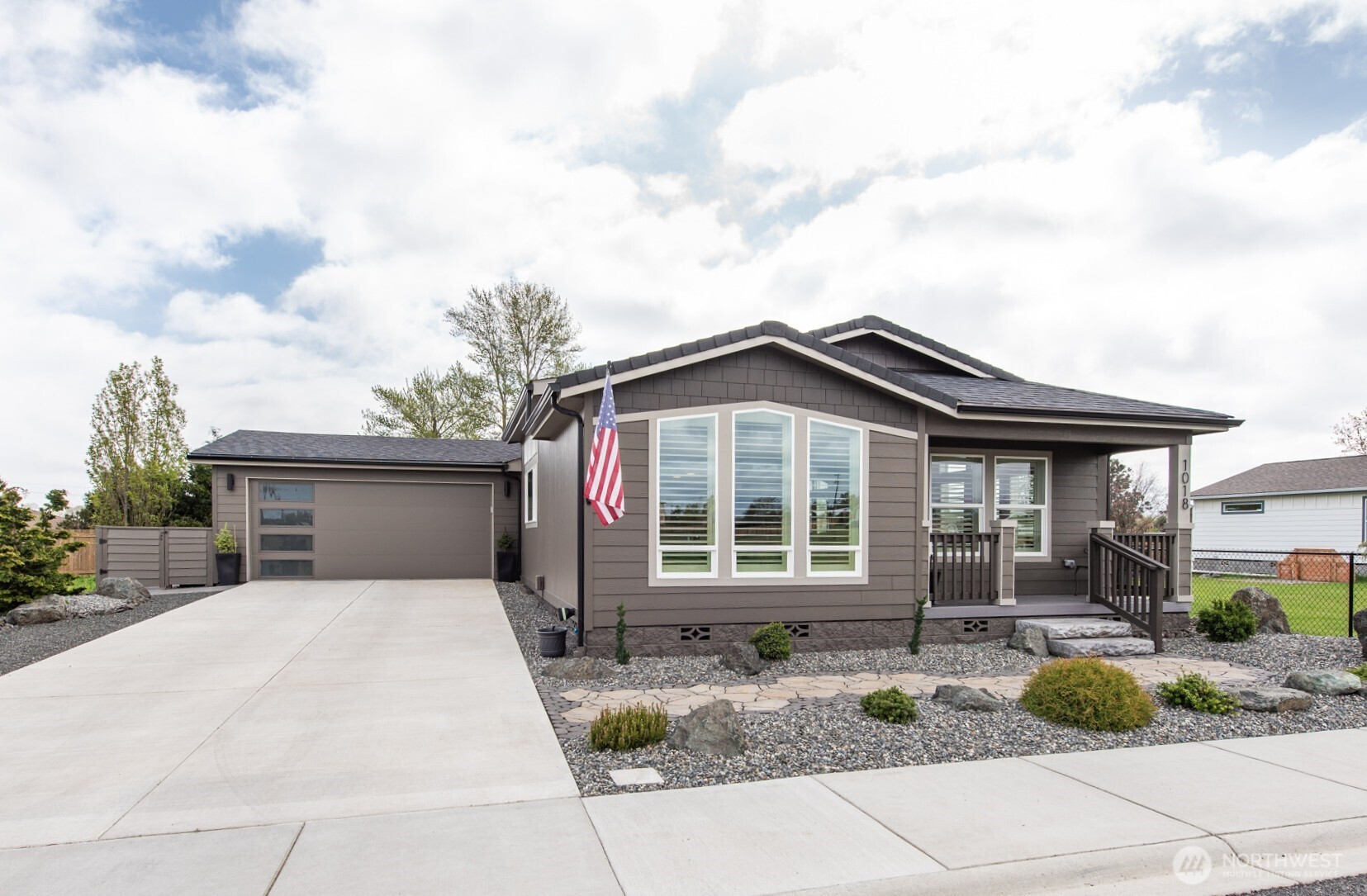 1018 N Violet Avenue, Sequim, WA 98382