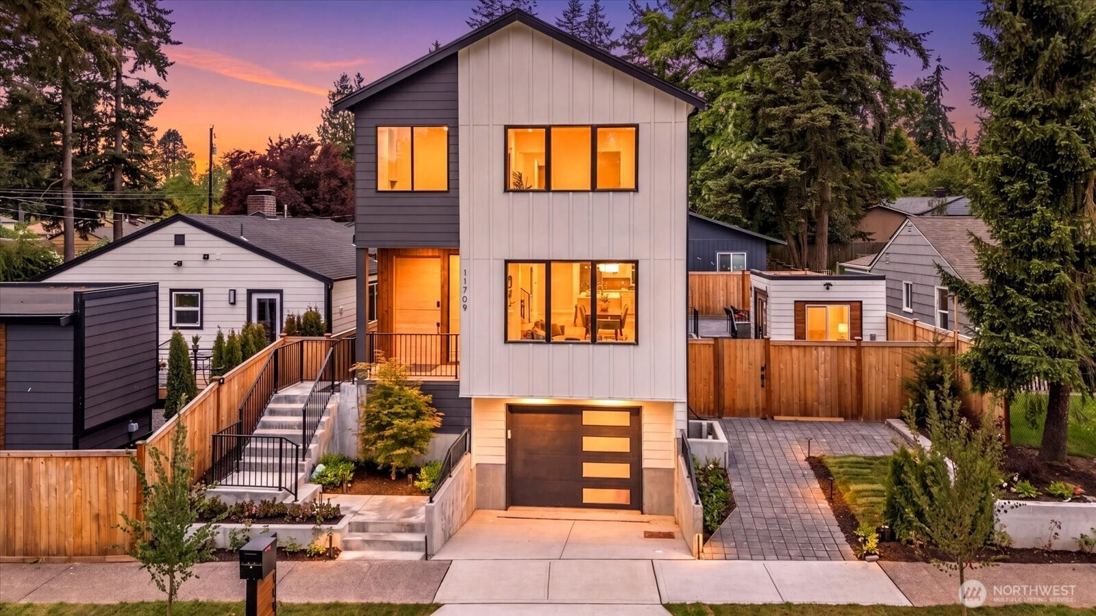 11709 Roosevelt Way NE, Seattle, WA 98125