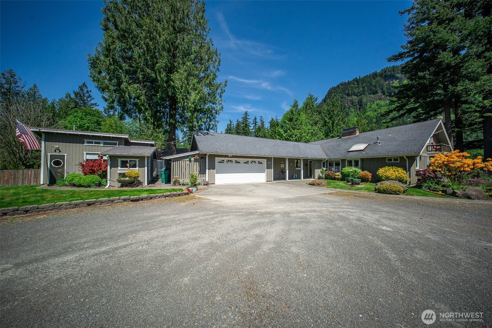 37418 W Lake Walker Drive SE, Enumclaw, WA 98022