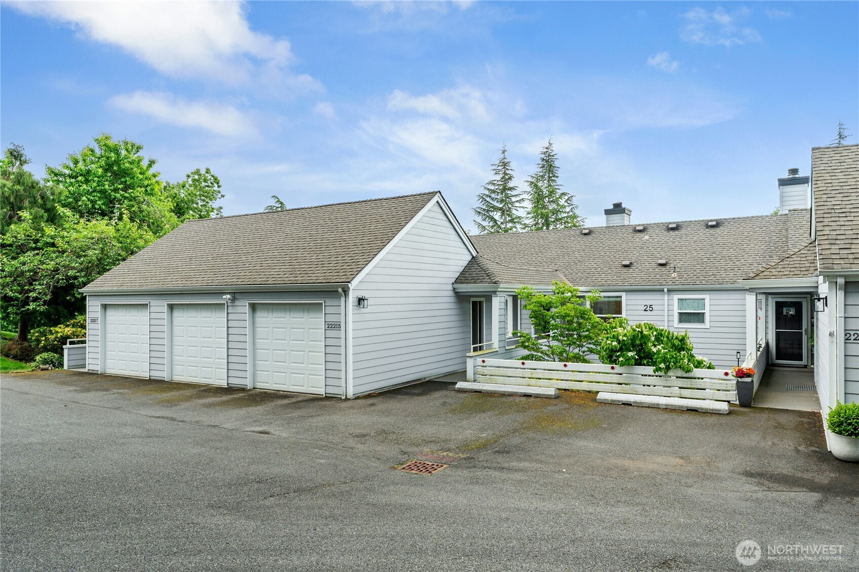 22215 SE 42nd Lane, Issaquah, WA 98029