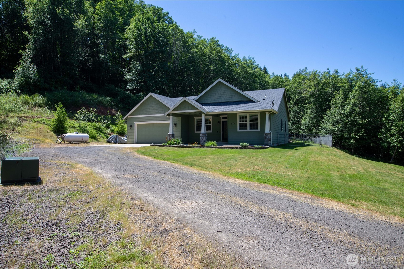 272 Trout Lakes Road, Castle Rock, WA 98611