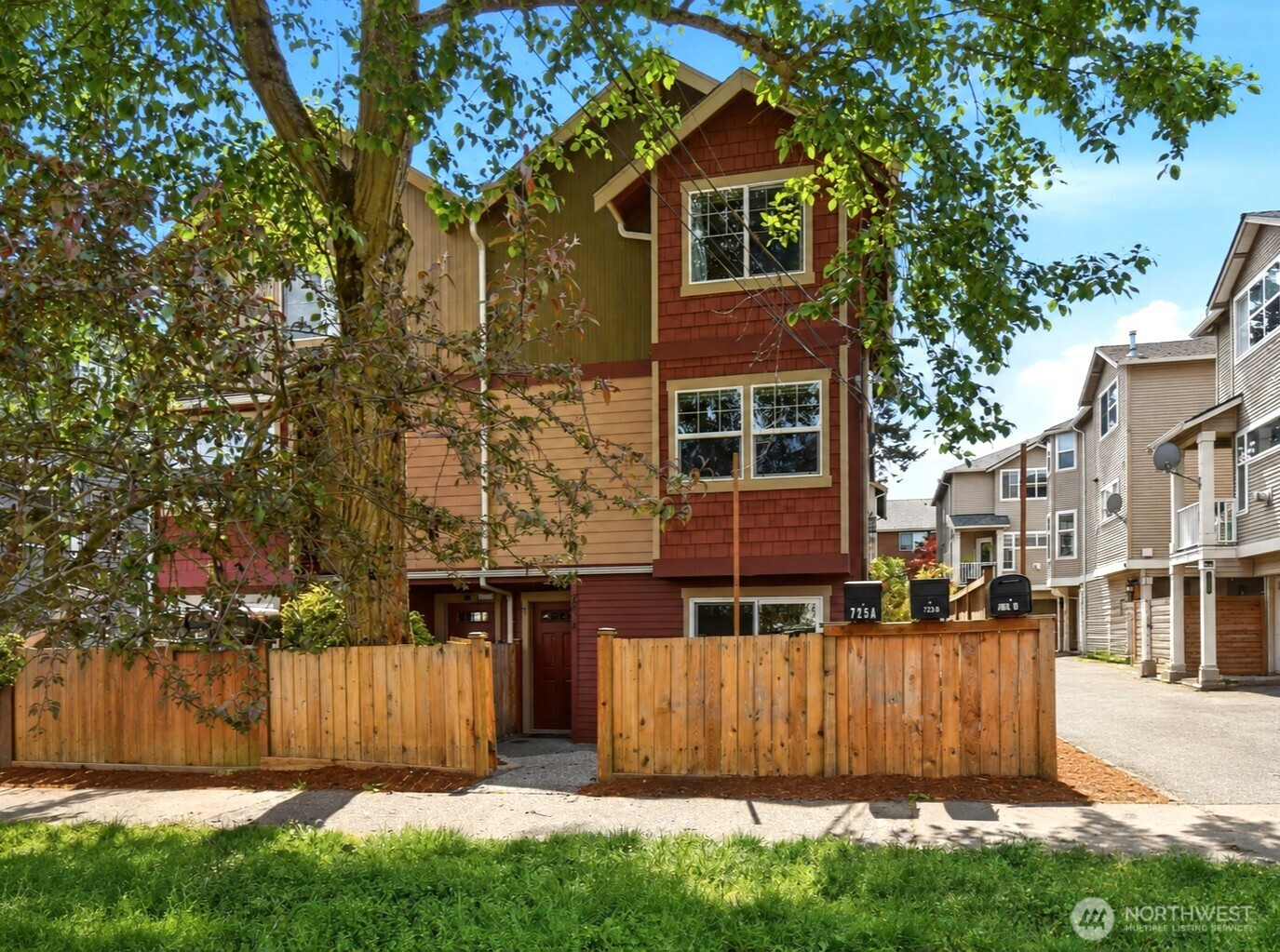 723 N 95th Street, Seattle, WA 98103