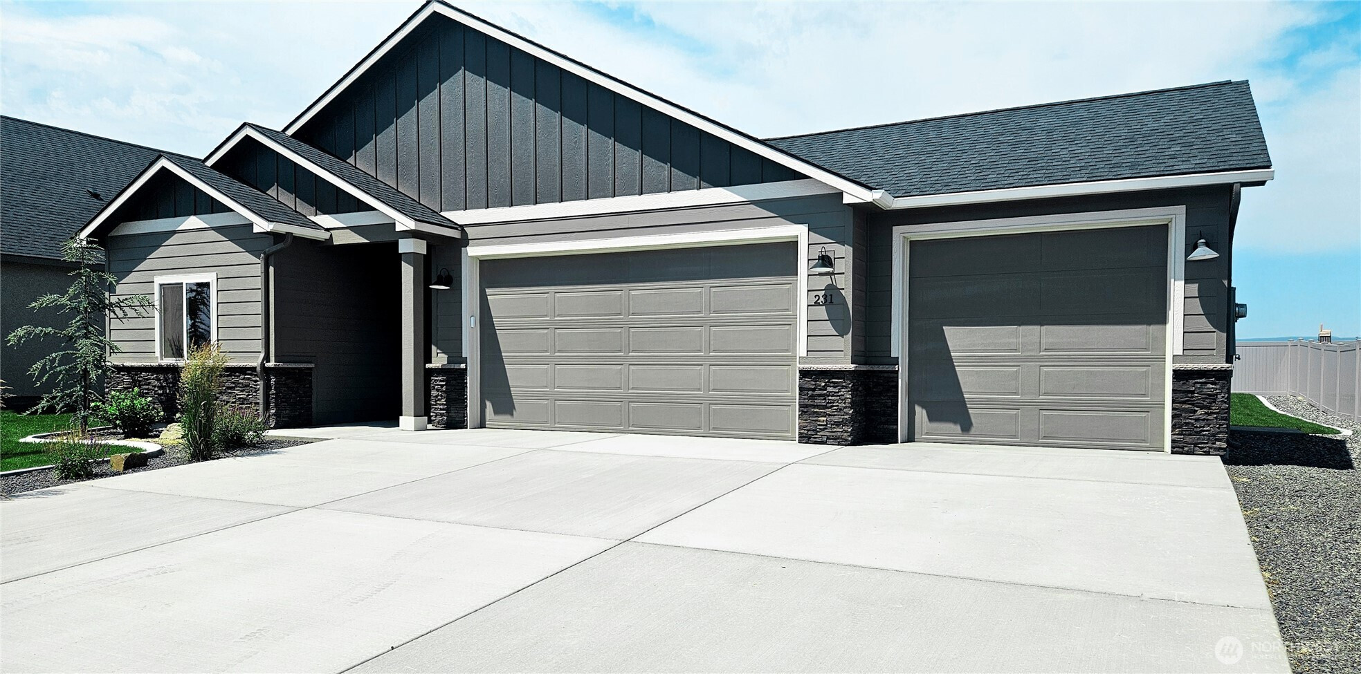 231 Schrute Road, Prosser, WA 99350