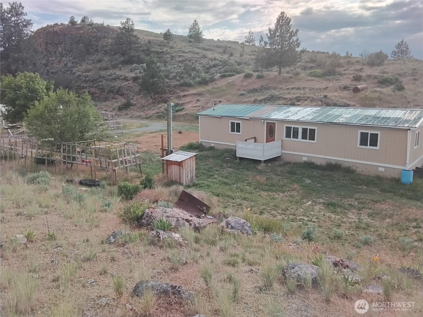 20 Round Up Road, Oroville, WA 98844