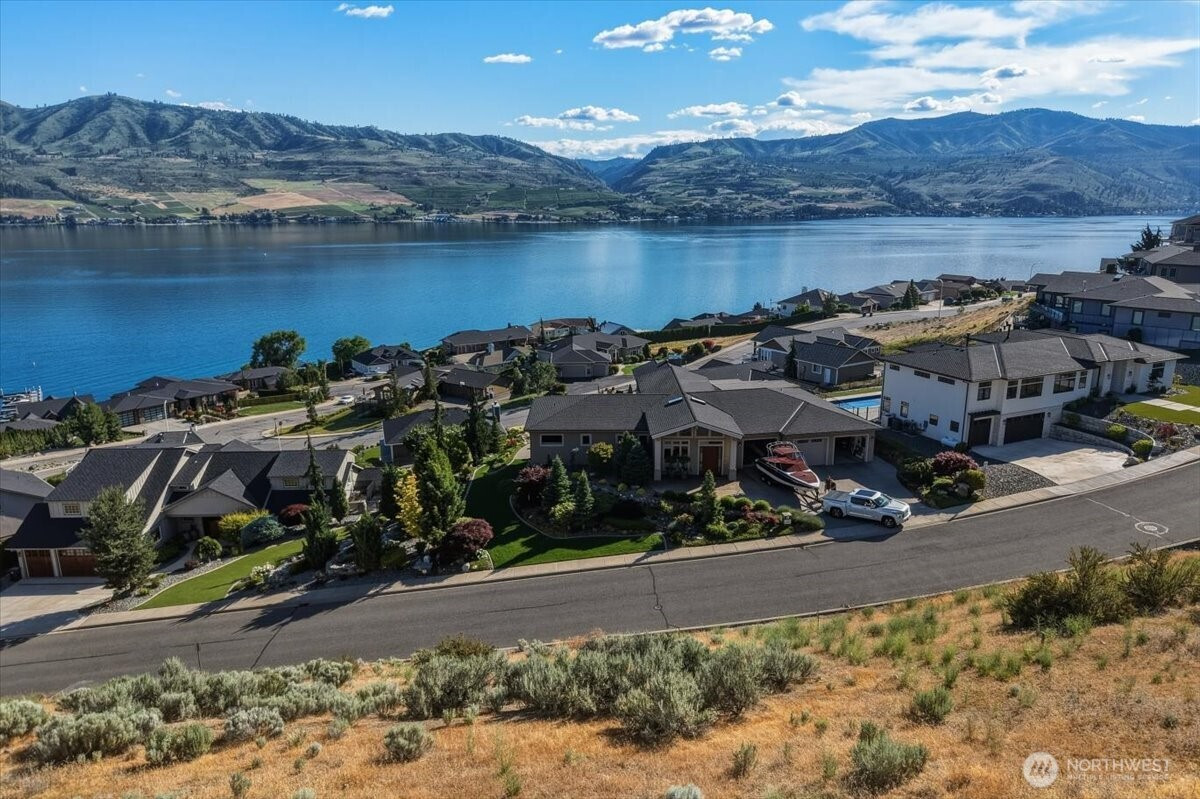 112 Crystal Crest Drive, Chelan, WA 98816