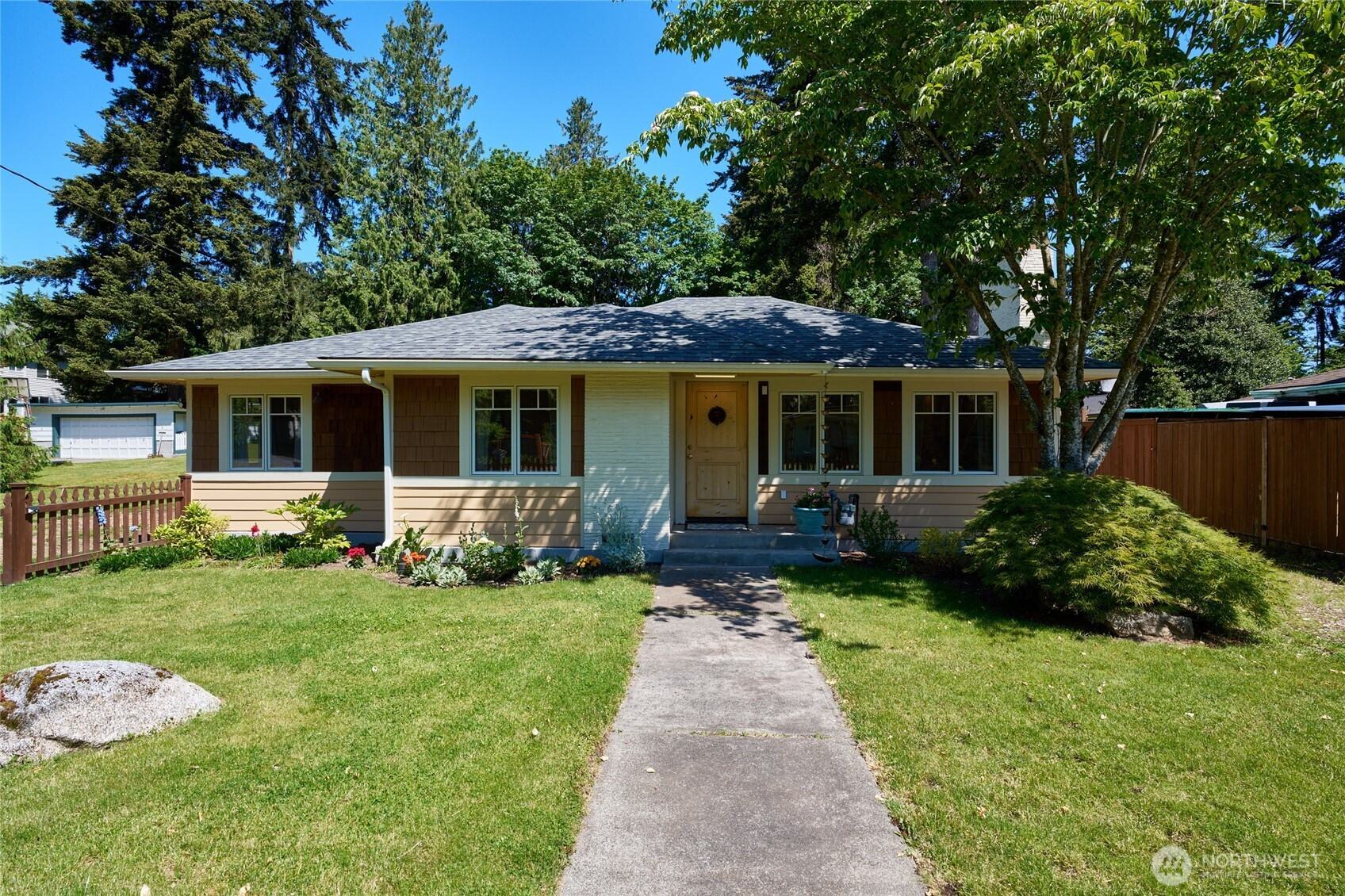 1620 N 183rd Street, Shoreline, WA 98133