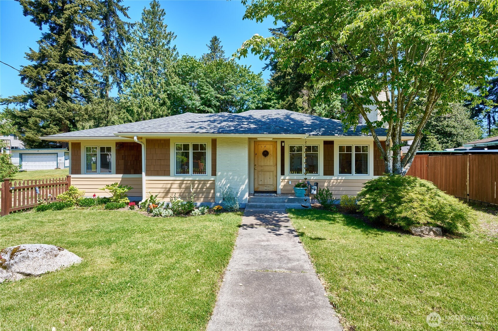1620 N 183rd Street, Shoreline, WA 98133