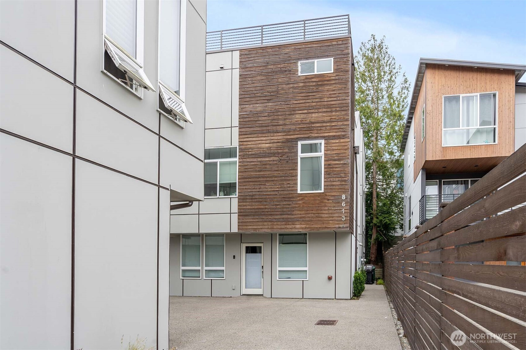 8613 23rd Avenue NE, Seattle, WA 98115