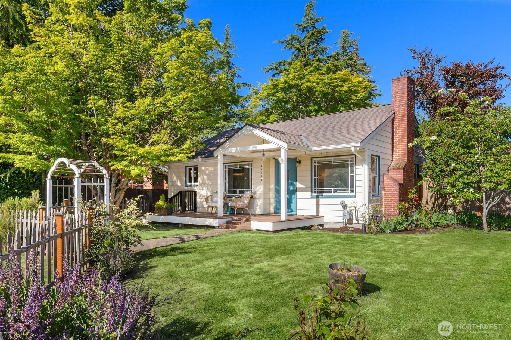 12744 Phinney Avenue N, Seattle, WA 98133