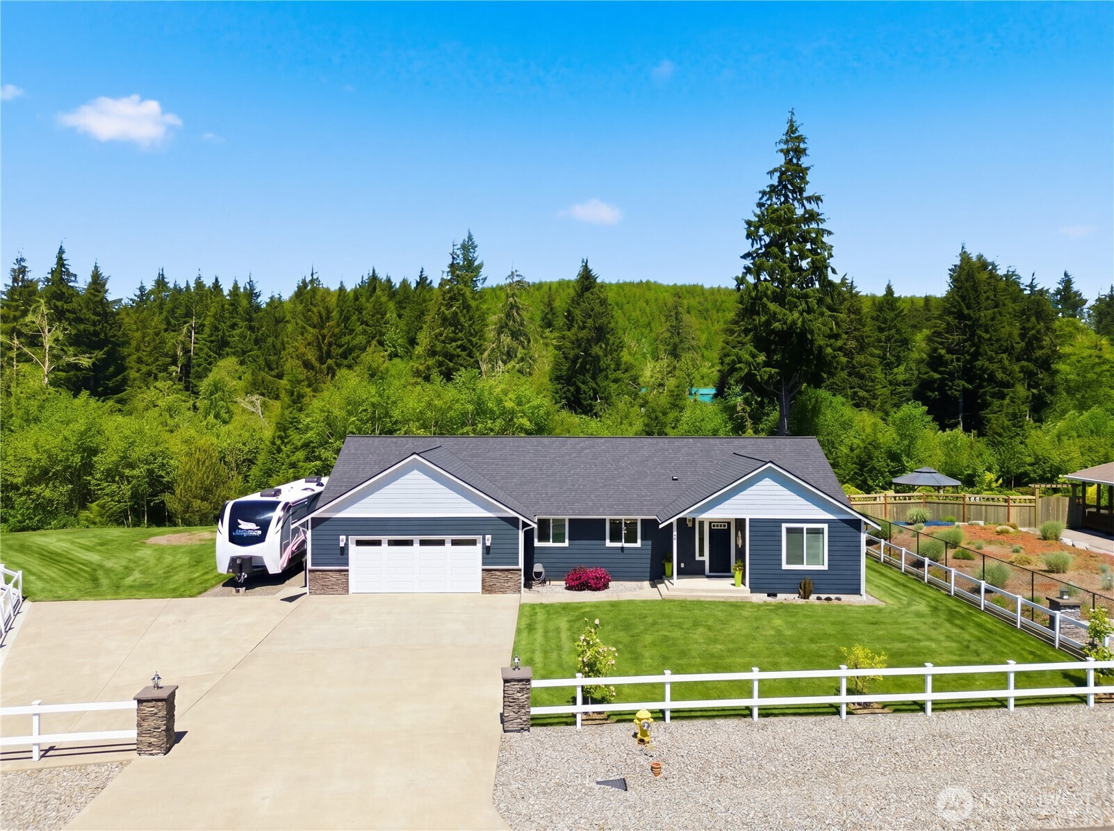 40 Sand Trap Lane, Aberdeen, WA 98520