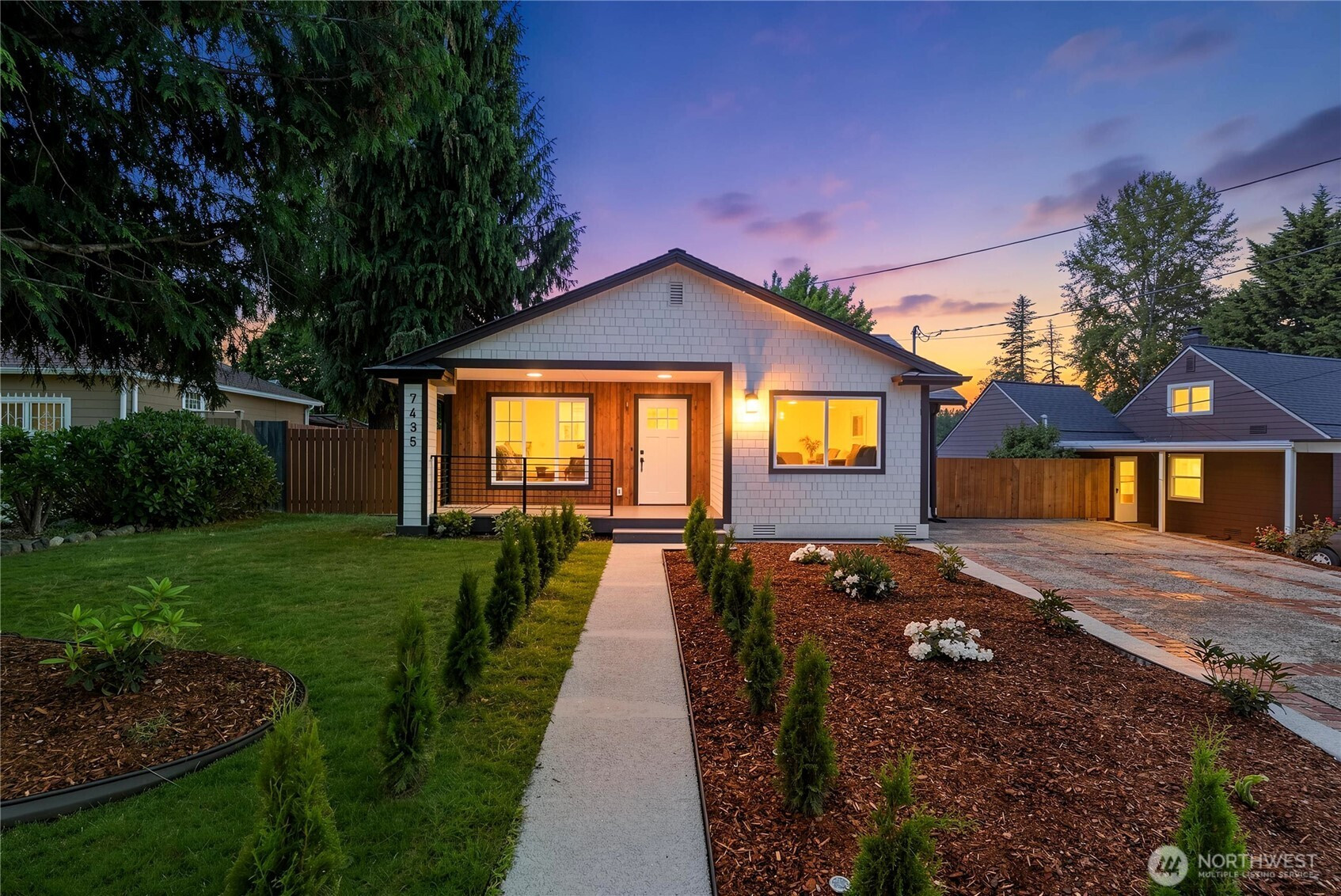 7435 S 118th Place, Seattle, WA 98178