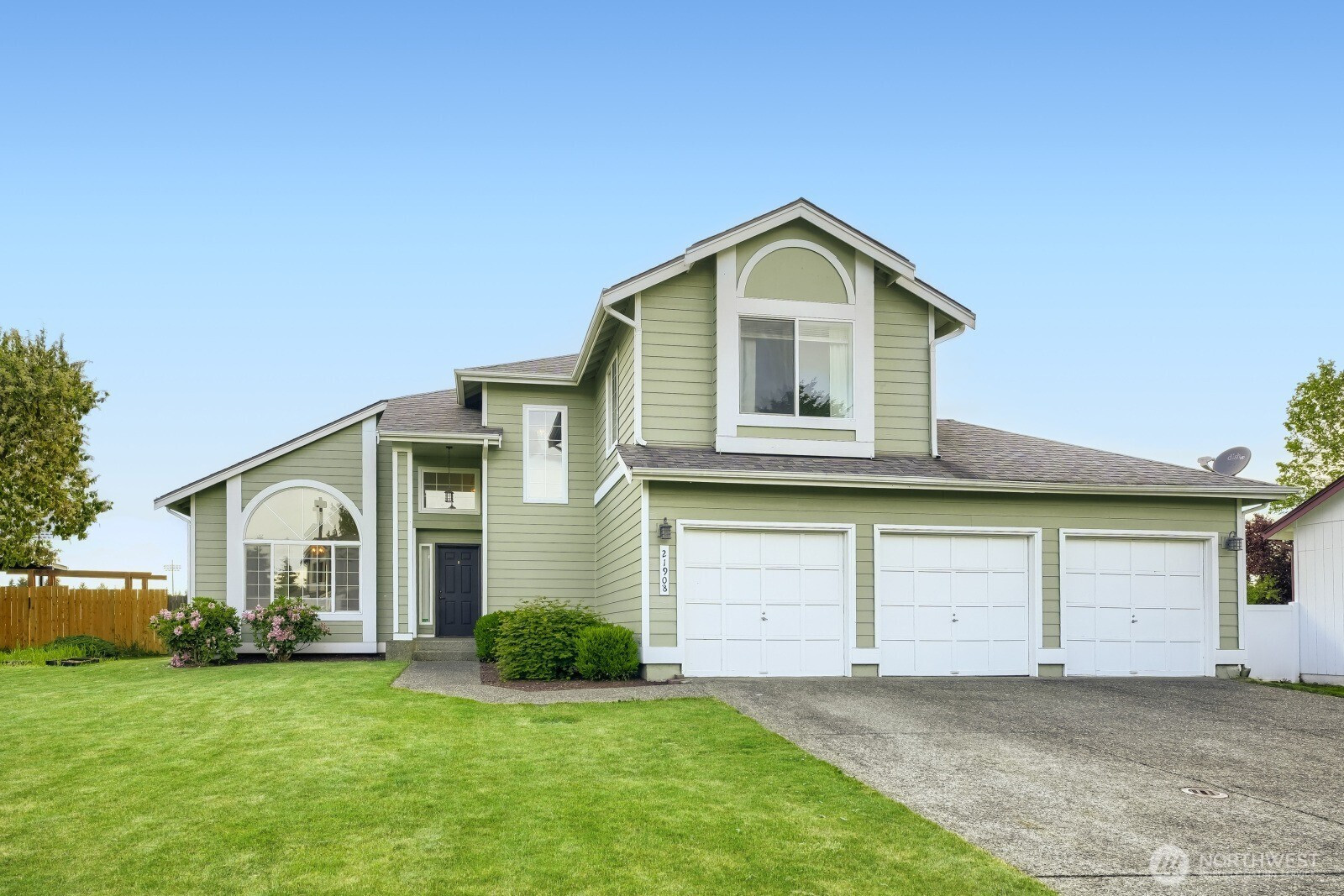 21908 40th Avenue E, Spanaway, WA 98387