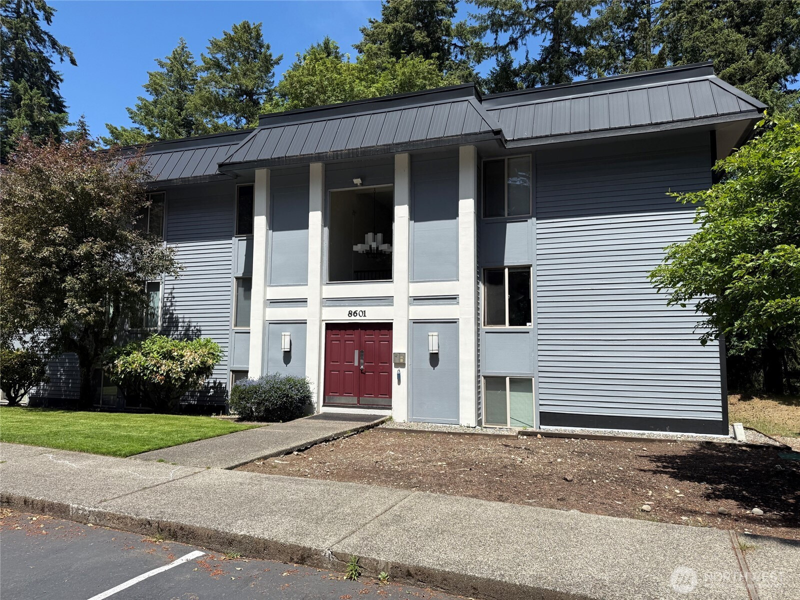 8601 Zircon Drive SW, Lakewood, WA 98498