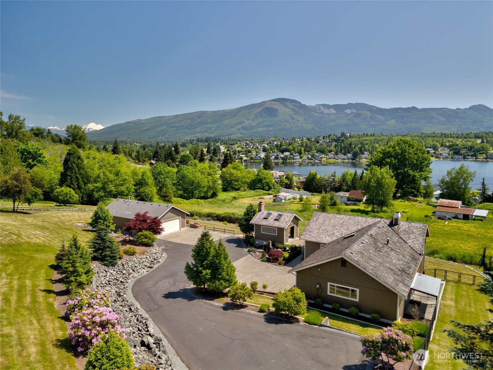 17441 Lake Terrace Place, Mount Vernon, WA 98274