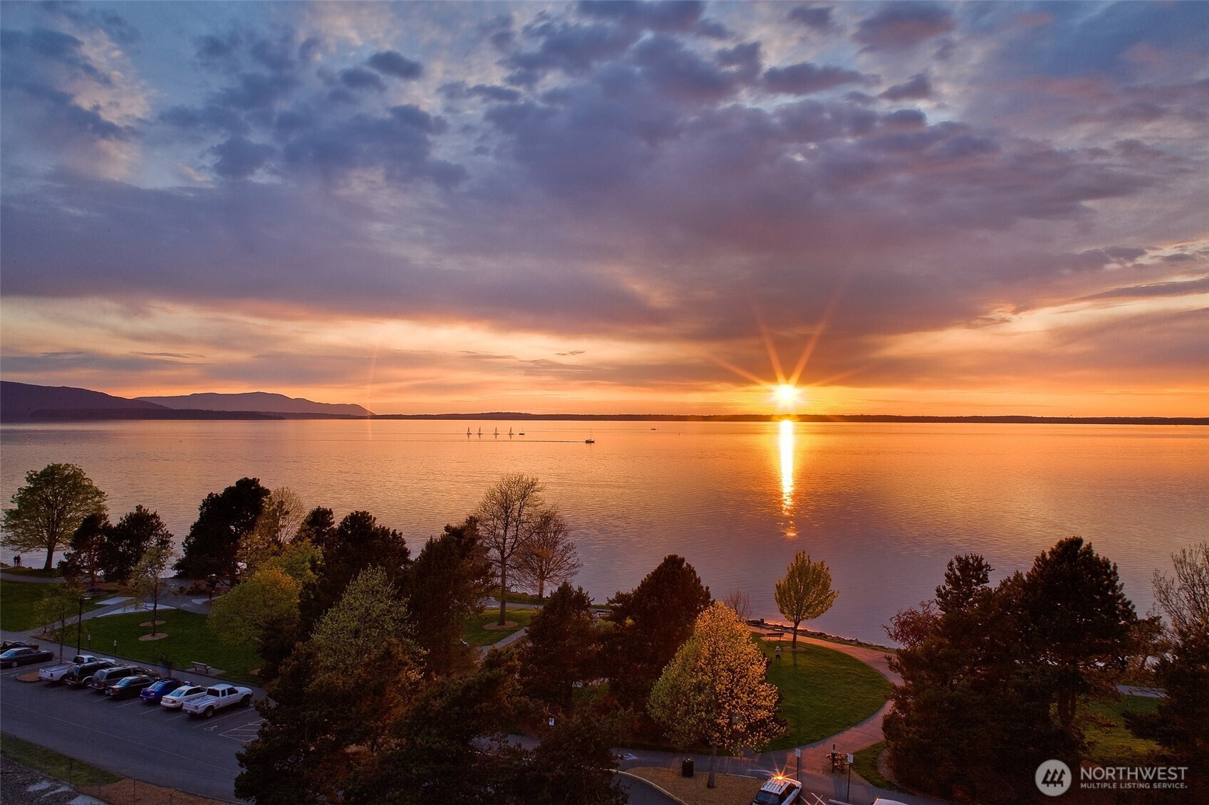 472 S State Street, Bellingham, WA 98225
