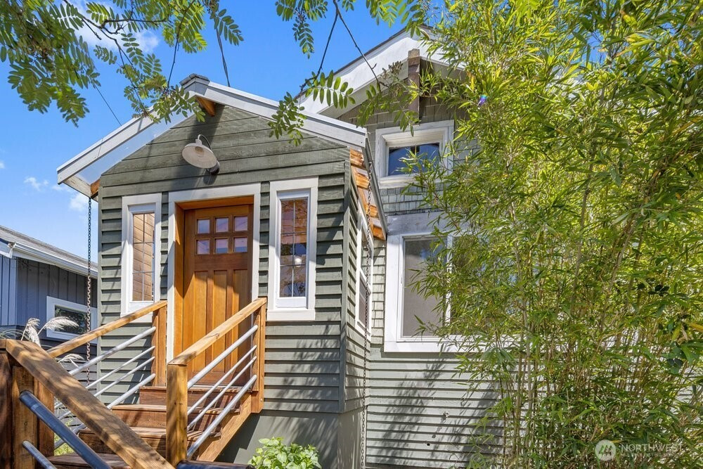 932 Martin Luther King Jr Way, Seattle, WA 98122