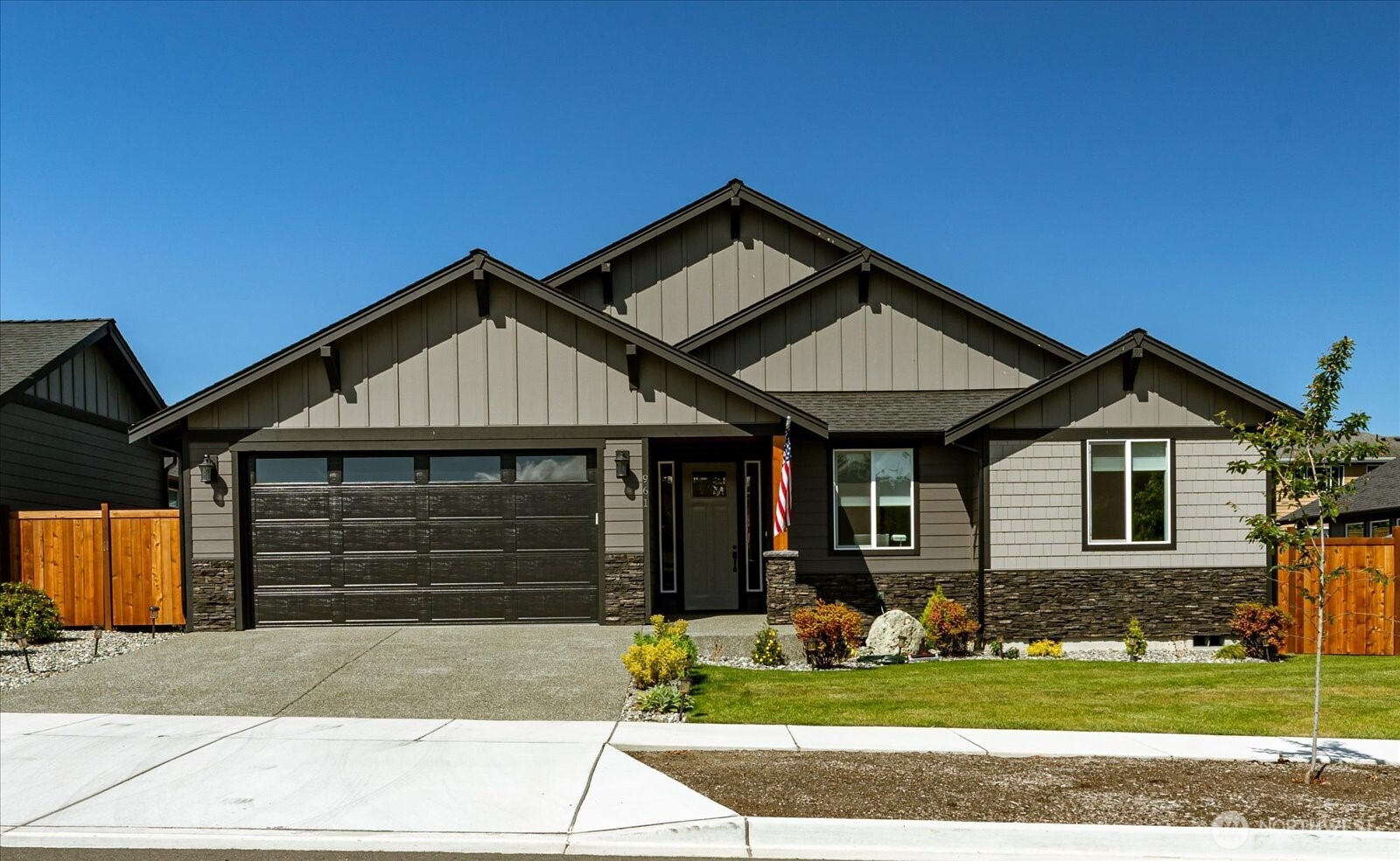 961 NW Shire Street, Oak Harbor, WA 98277