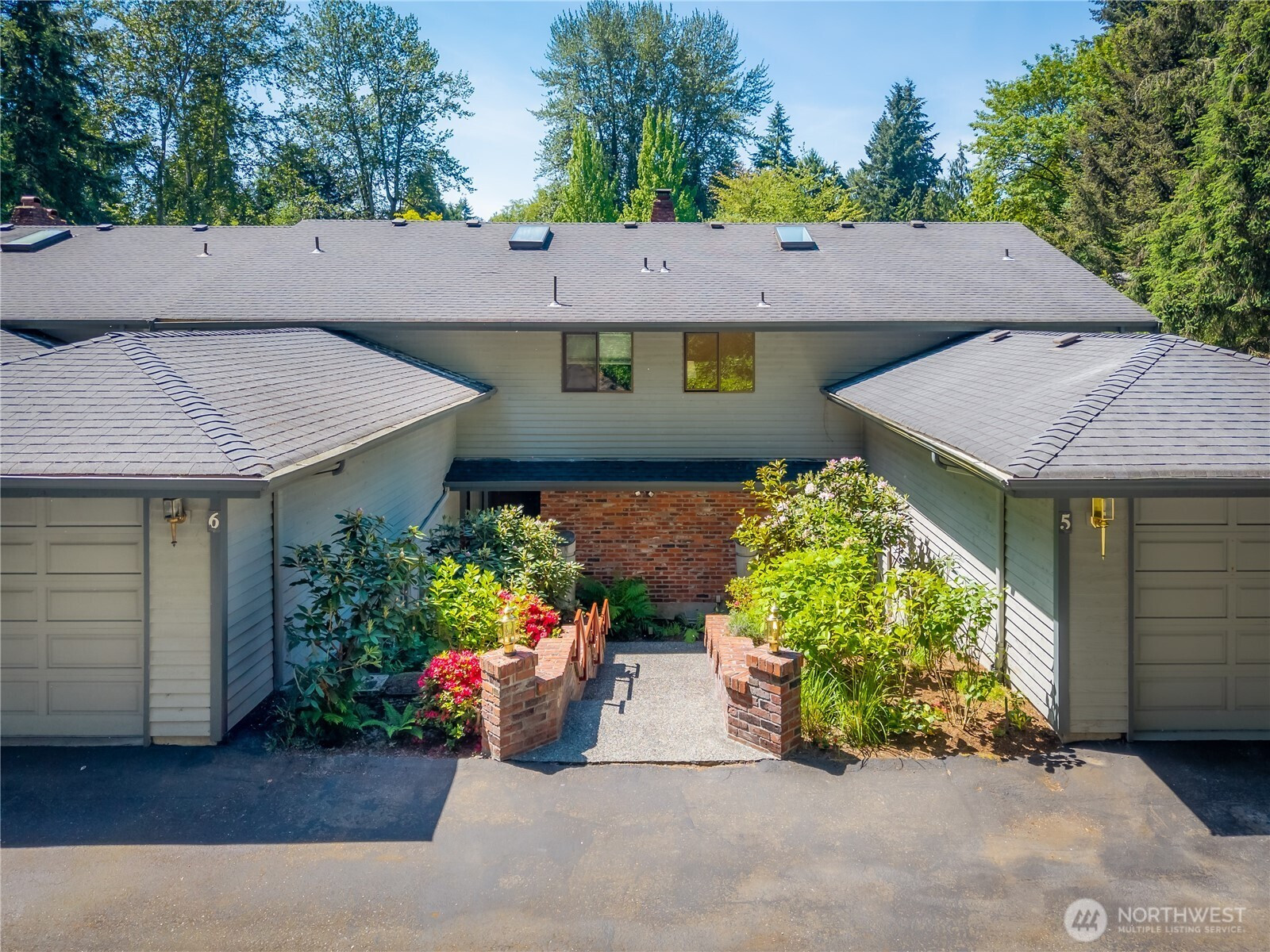 19616 61st Place NE, Kenmore, WA 98028