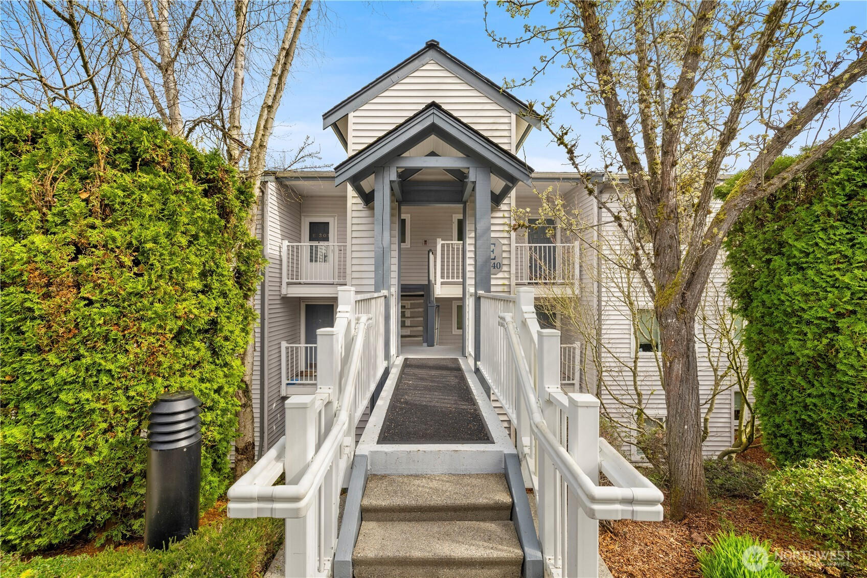 12740 NE 10th Place, Bellevue, WA 98005