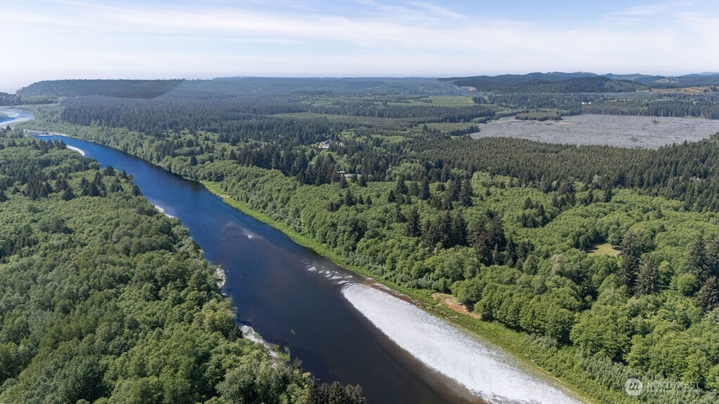 745 Green Road, Forks, WA 98331