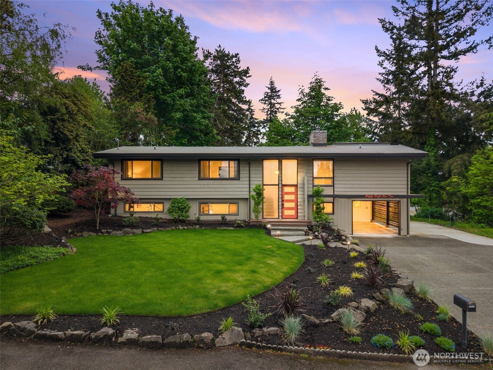 8805 SE 39th Street, Mercer Island, WA 98040