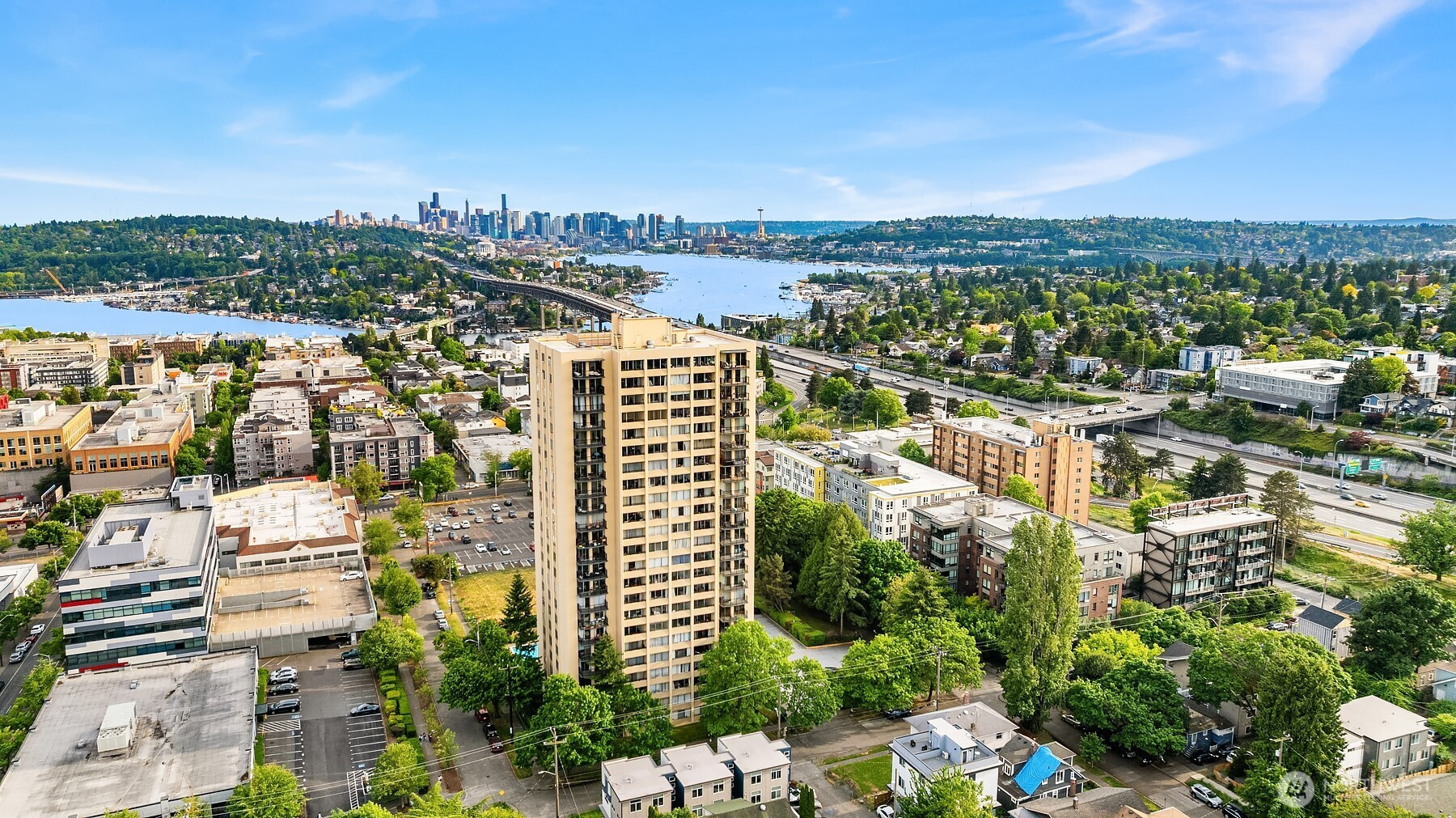 4540 8th Avenue NE, Seattle, WA 98105