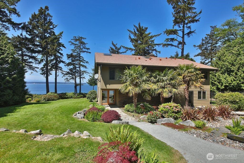 3146 Spahr Road, Greenbank, WA 98253