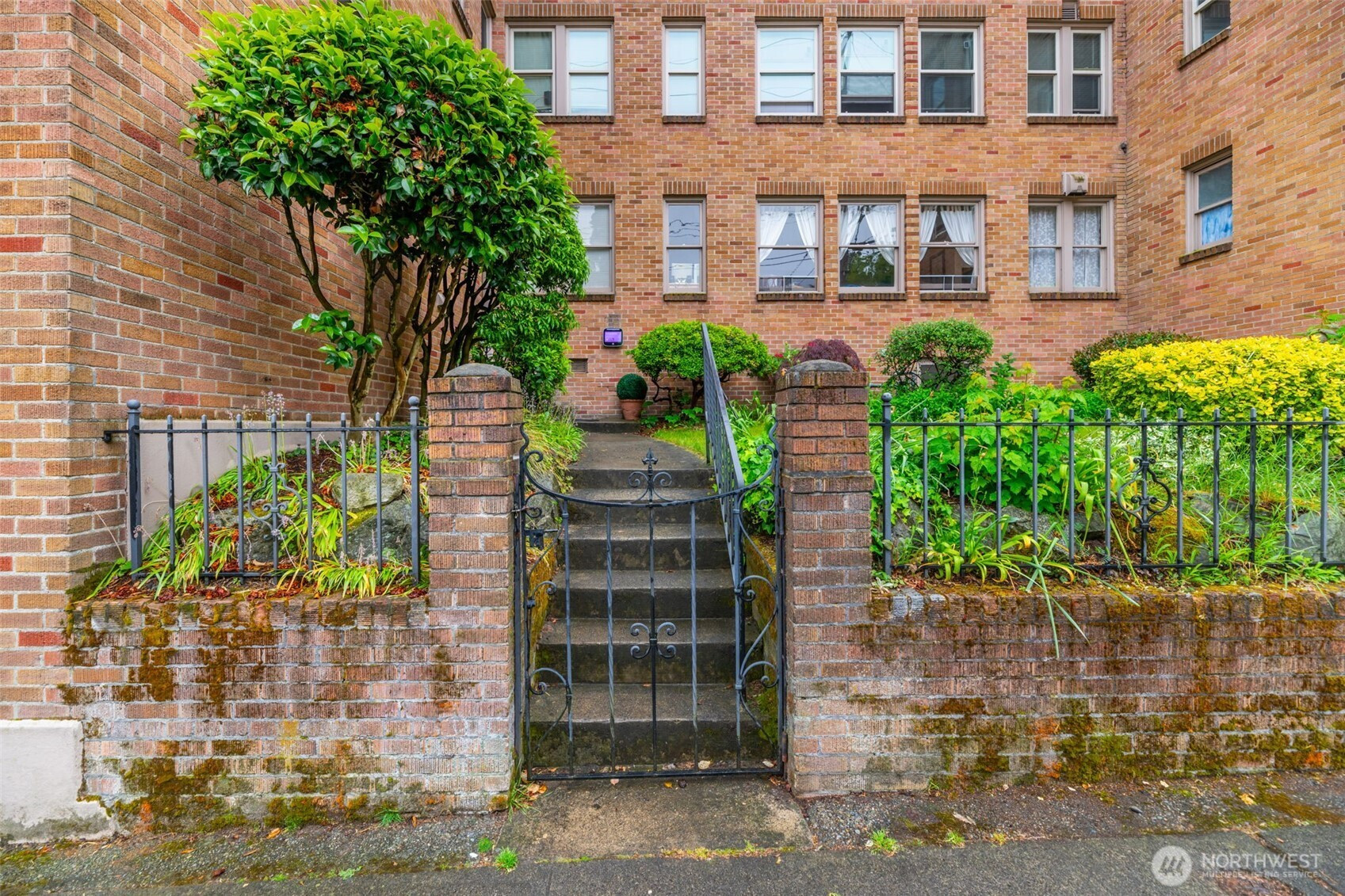 1427 3rd Avenue W, Seattle, WA 98119