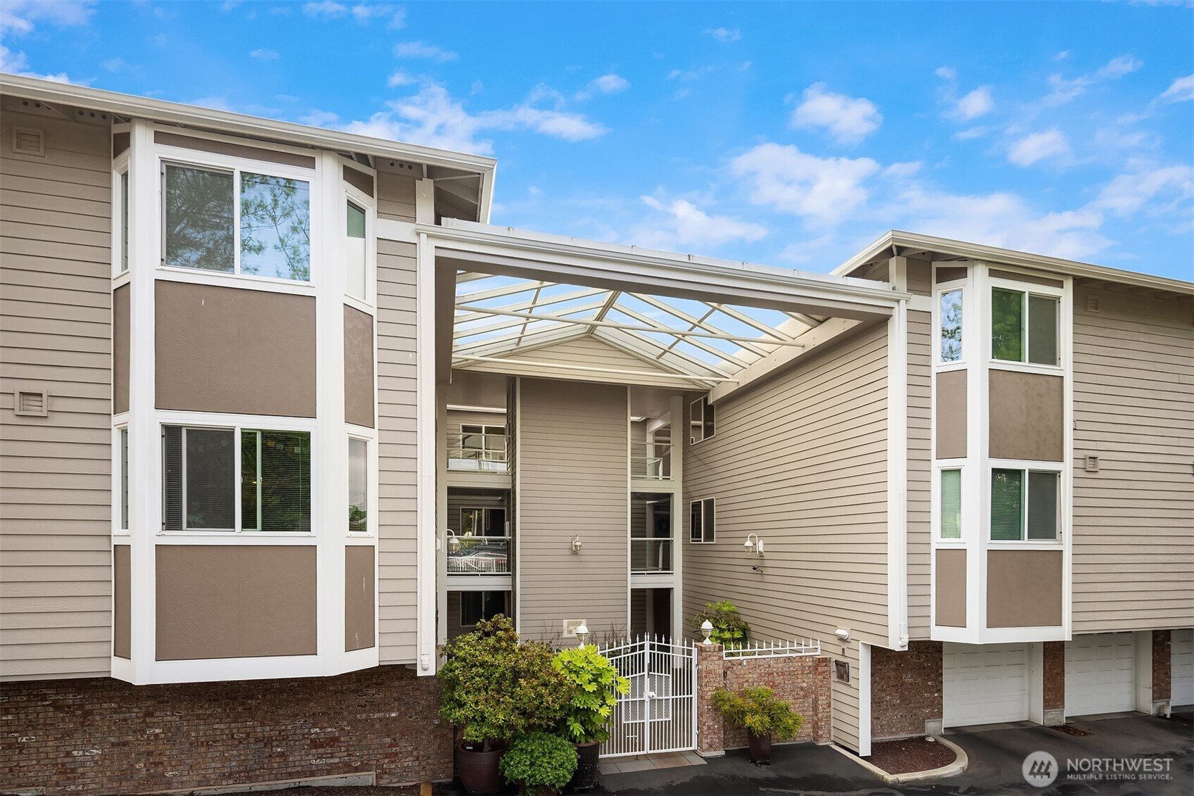 402 3rd Avenue S, Edmonds, WA 98020