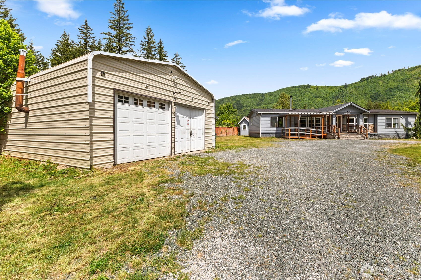 8324 Golden Valley Blvd, Maple Falls, WA 98266
