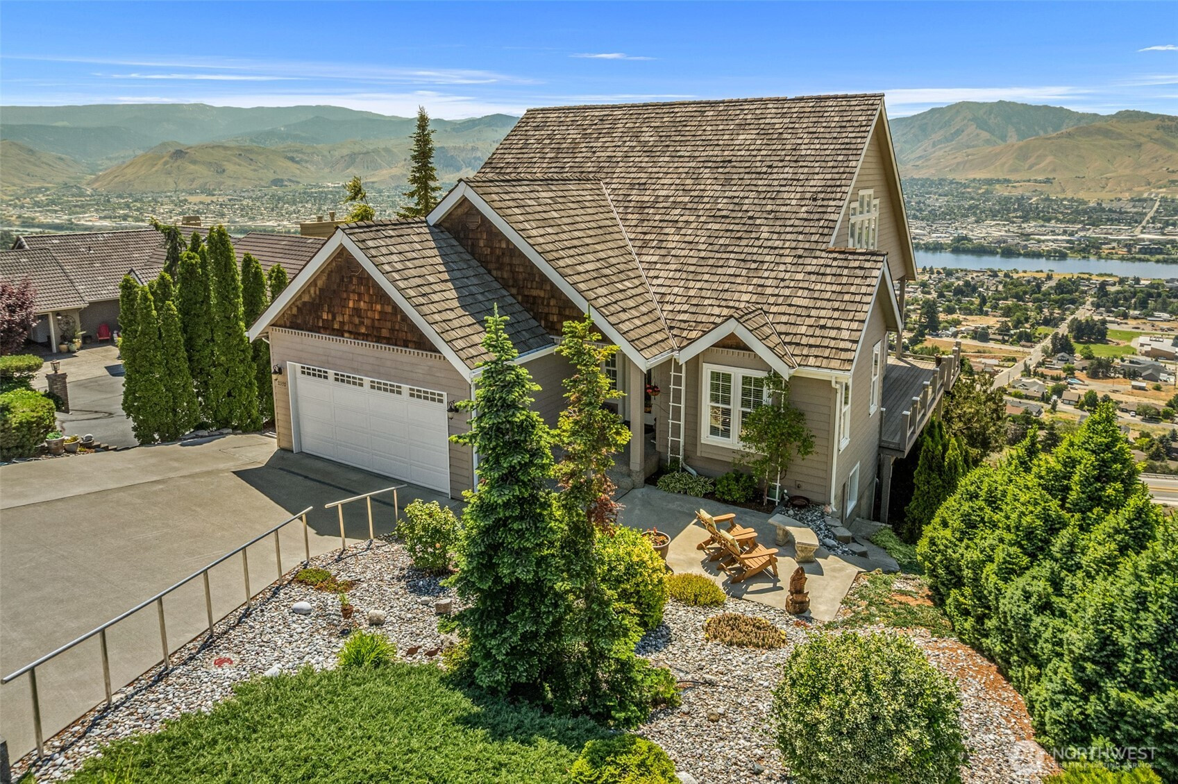2352 Monument Place, East Wenatchee, WA 98802