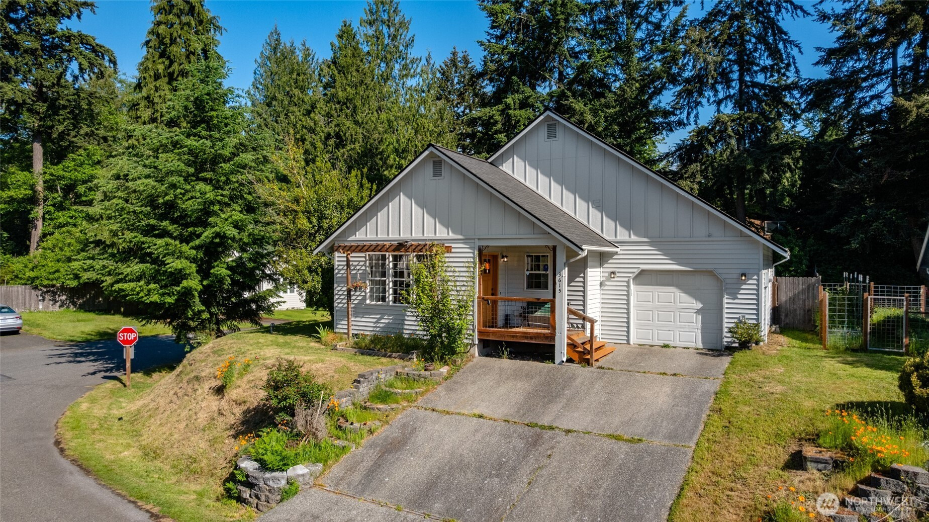 3615 Britzman Loop, Clinton, WA 98236