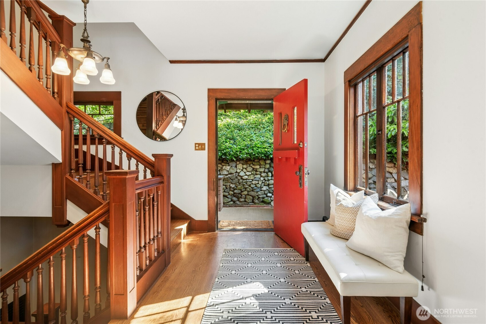 2077 E Howe Street, Seattle, WA 98112