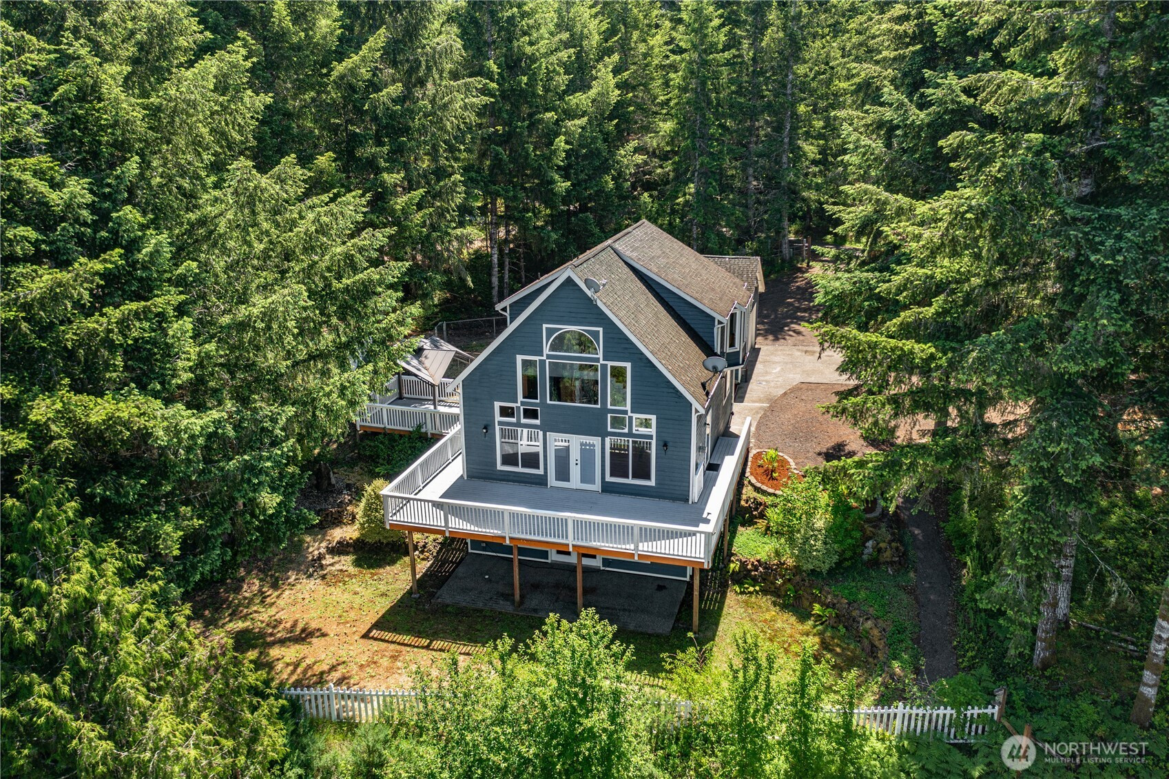 110 E Glacier Crest Road, Grapeview, WA 98546