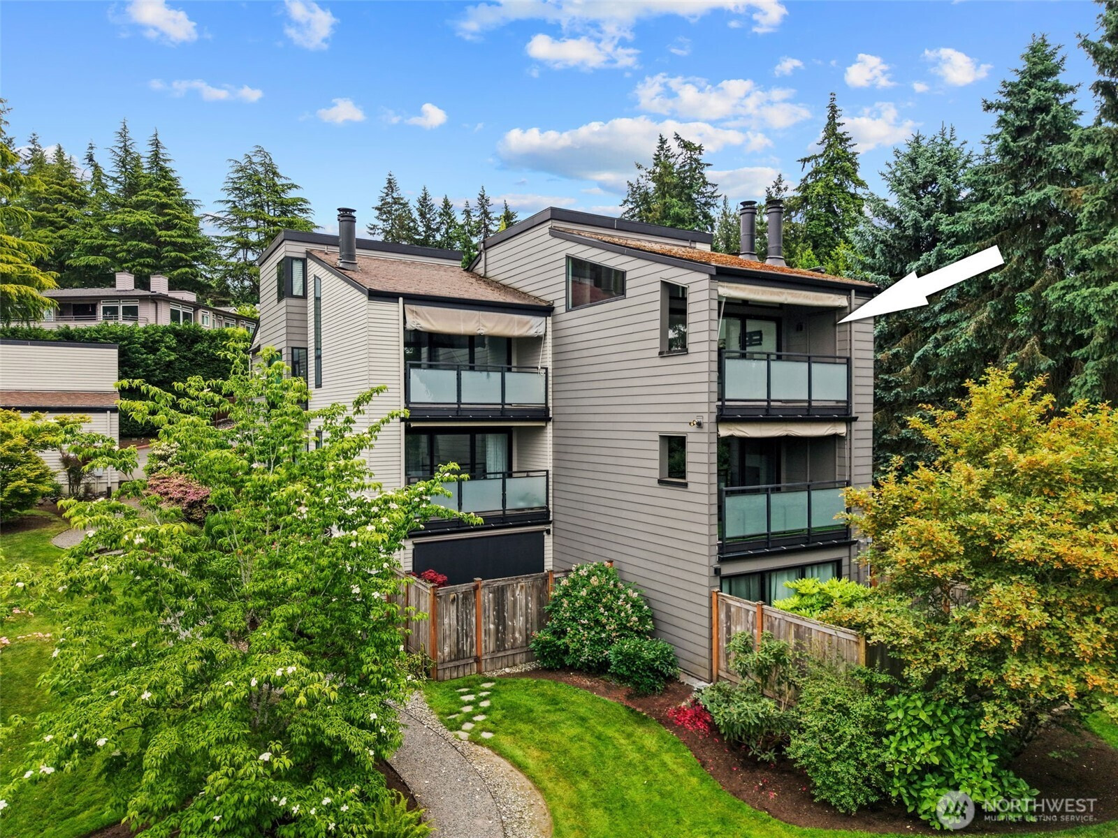11226 NE 68th Street, Kirkland, WA 98033