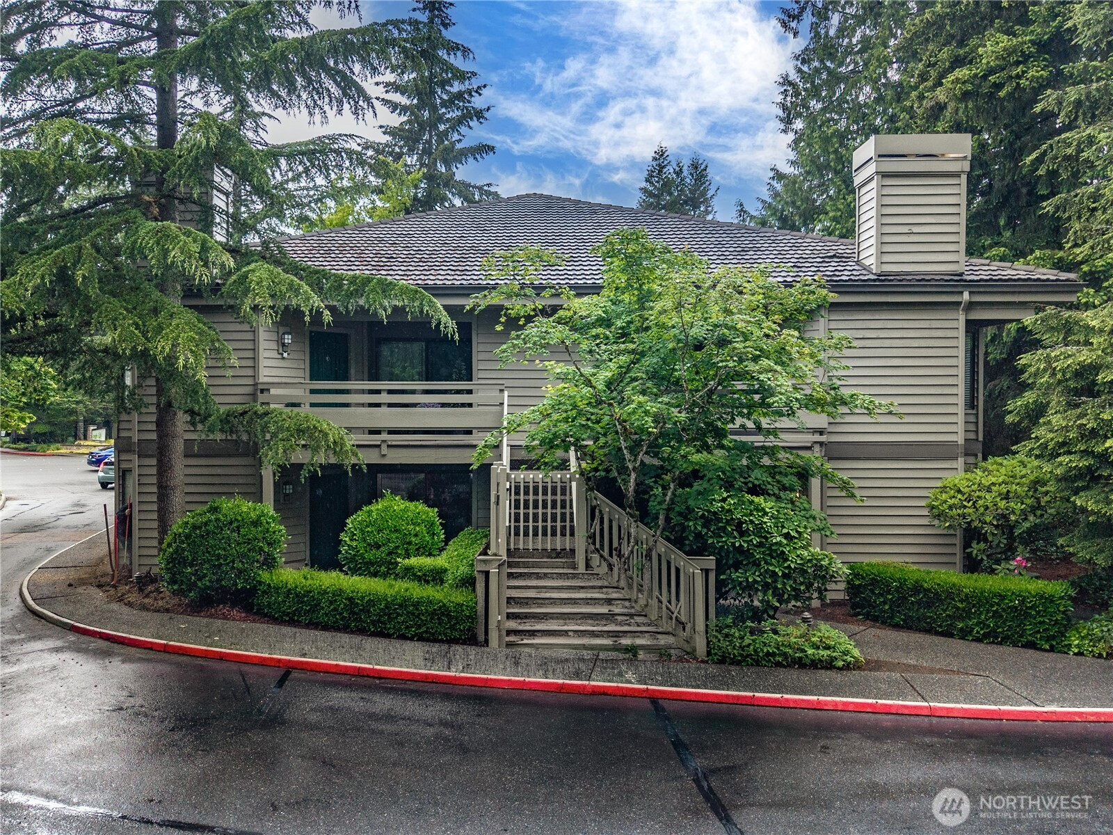 1300 Bellevue Way NE, Bellevue, WA 98004