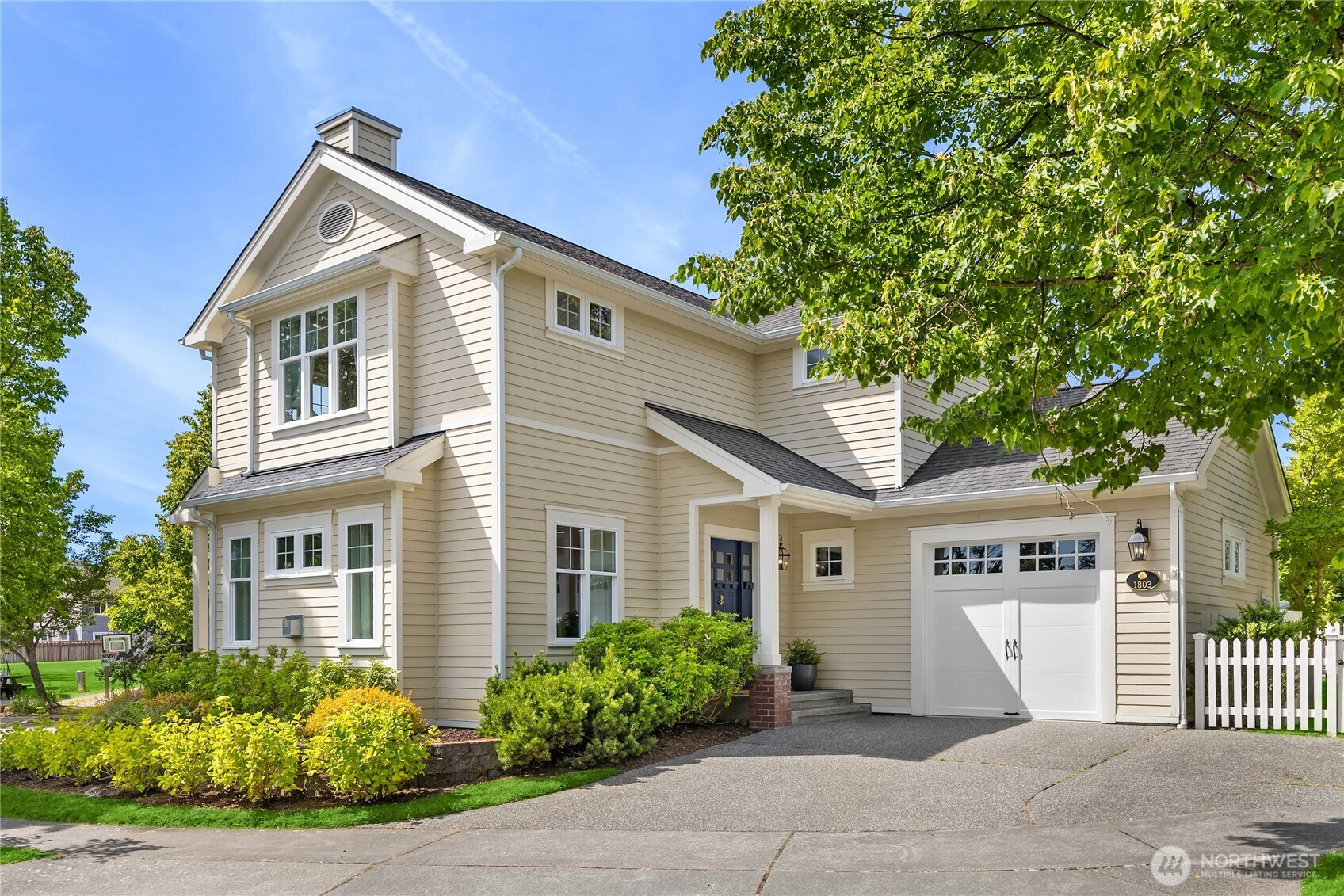 1803 Parade Grounds Avenue NE, Bainbridge Island, WA 98110