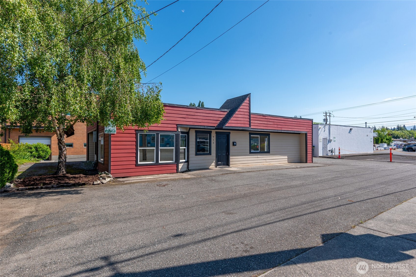 915 McLean Road, Mount Vernon, WA 98273