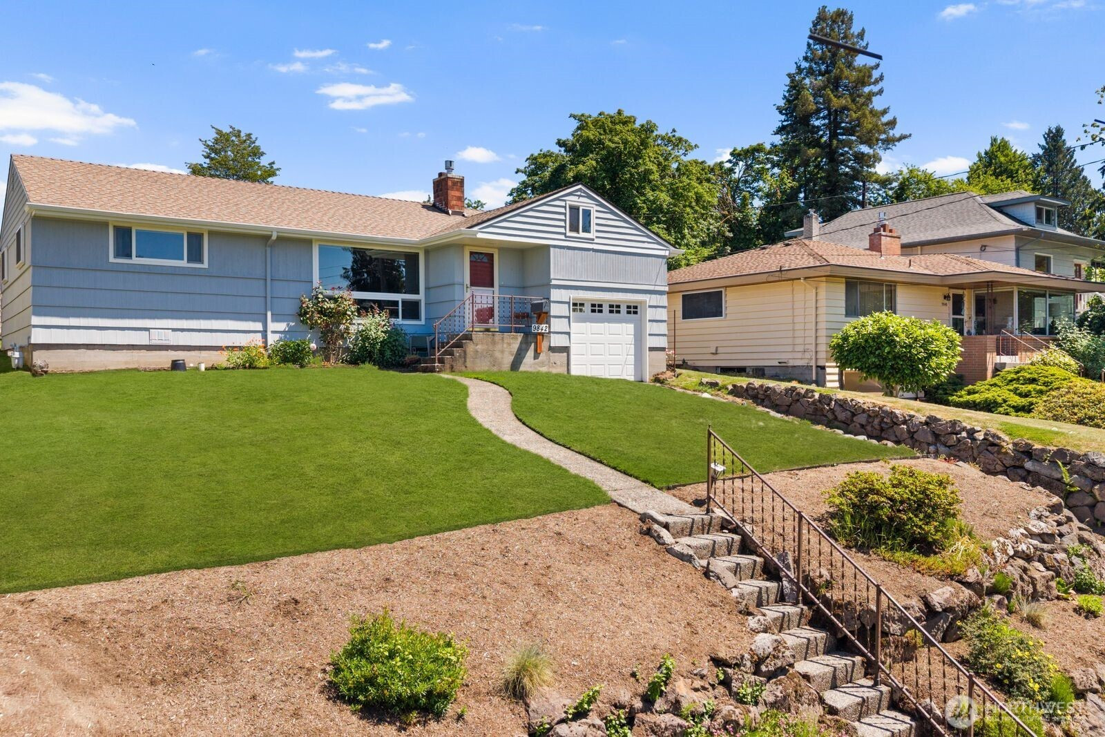 9842 60th Avenue S, Seattle, WA 98118